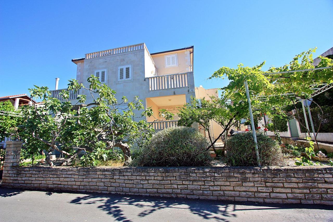 Apartments Ella Supetar Εξωτερικό φωτογραφία