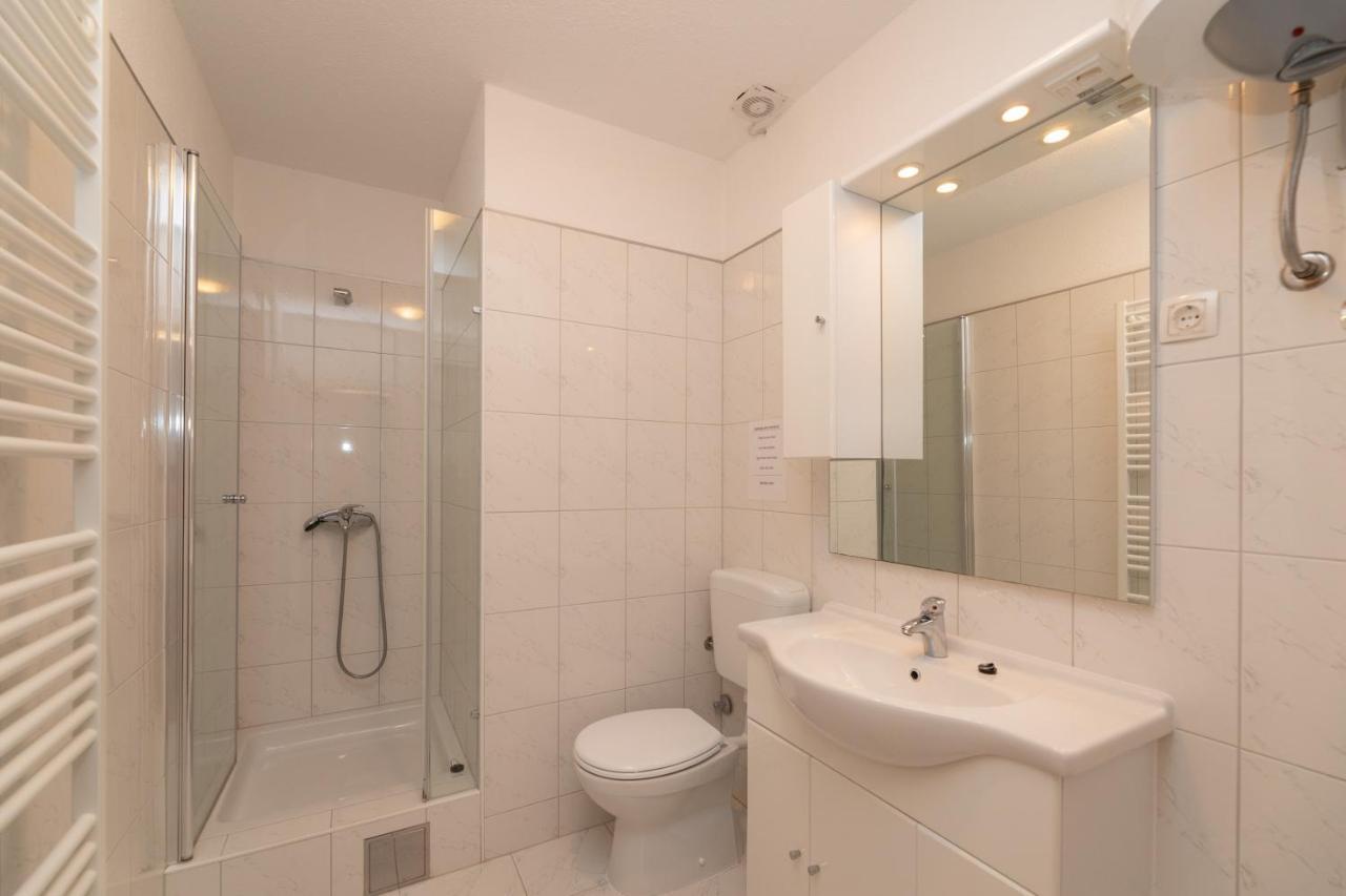 Apartments Ella Supetar Εξωτερικό φωτογραφία