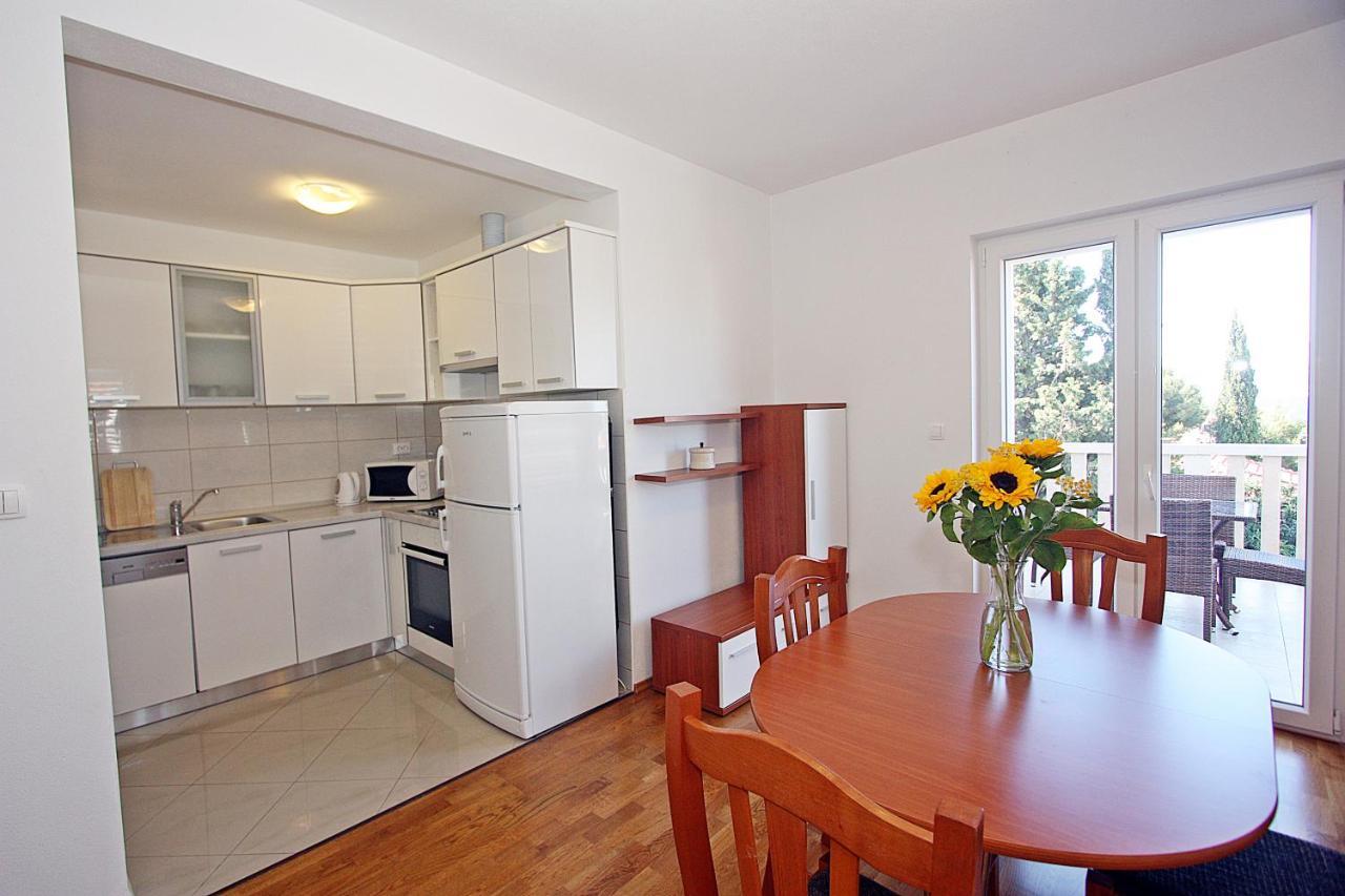 Apartments Ella Supetar Εξωτερικό φωτογραφία