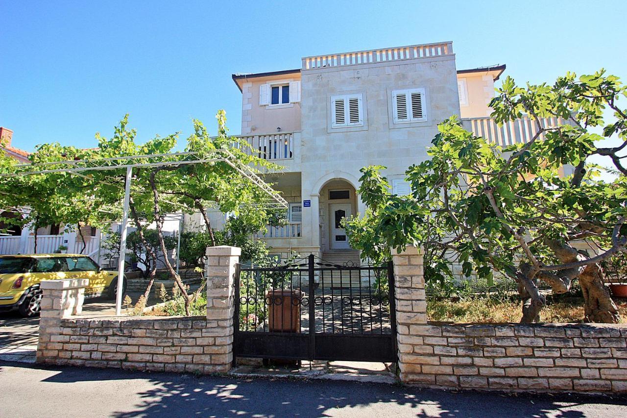 Apartments Ella Supetar Εξωτερικό φωτογραφία