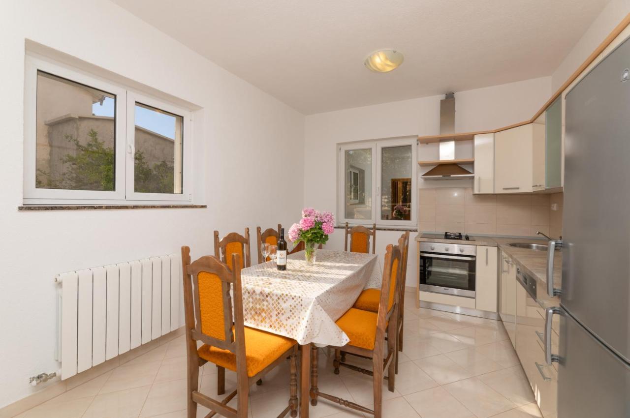 Apartments Ella Supetar Εξωτερικό φωτογραφία