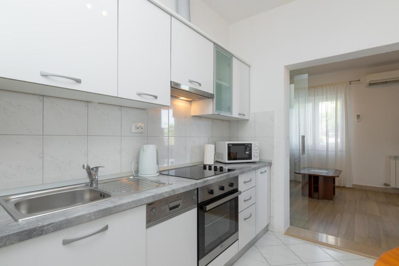 Apartments Ella Supetar Εξωτερικό φωτογραφία