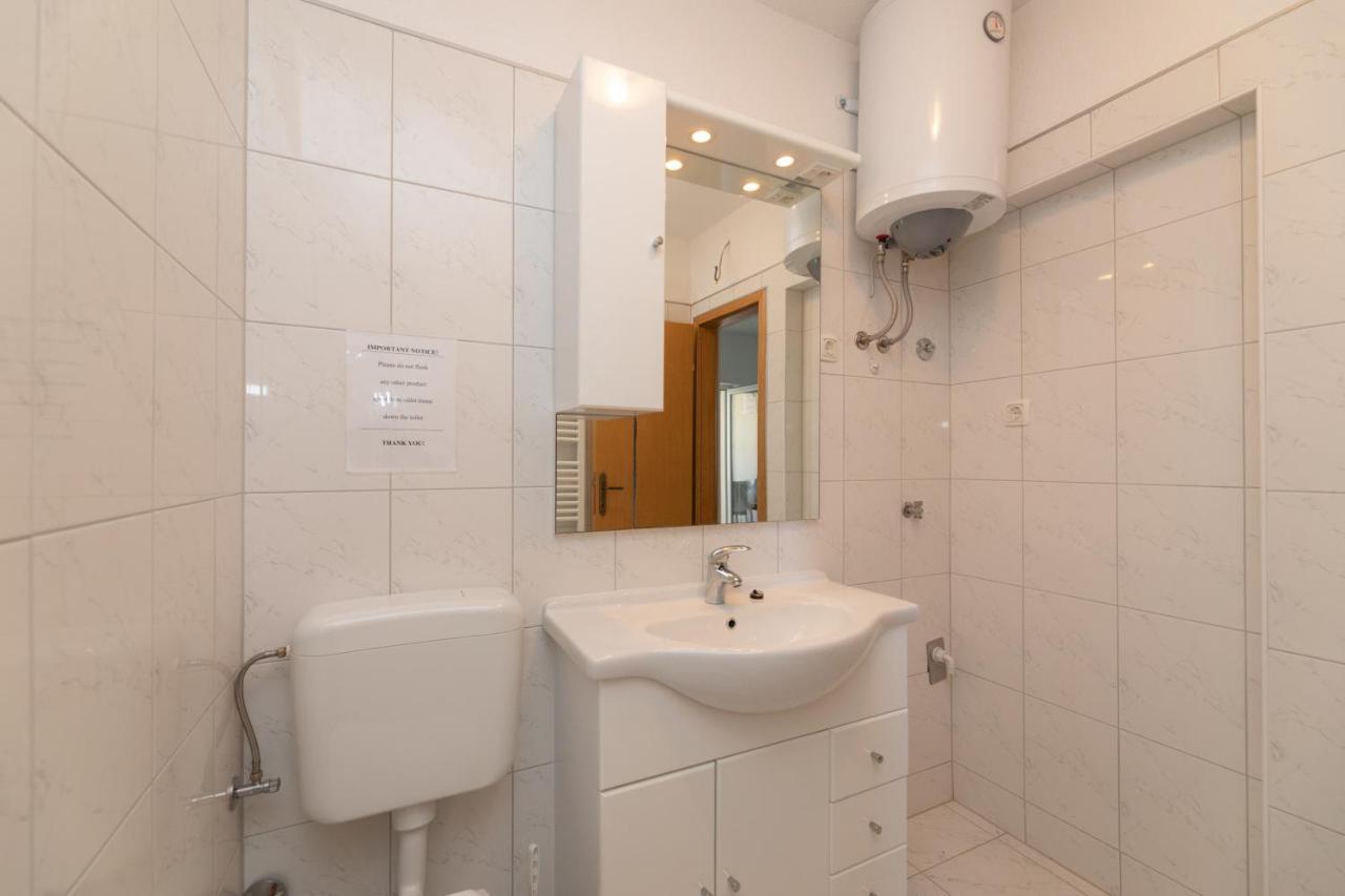 Apartments Ella Supetar Εξωτερικό φωτογραφία
