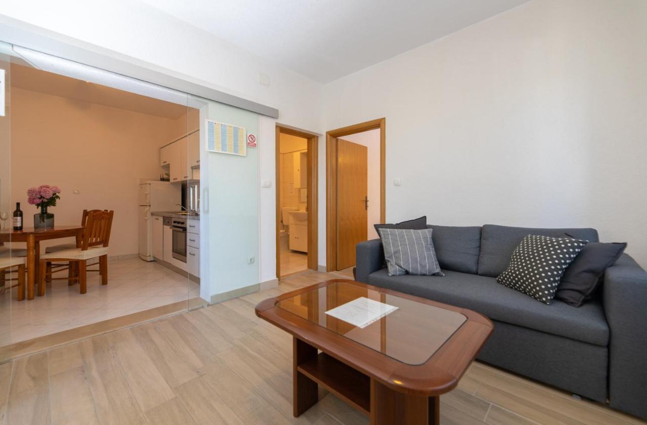 Apartments Ella Supetar Εξωτερικό φωτογραφία