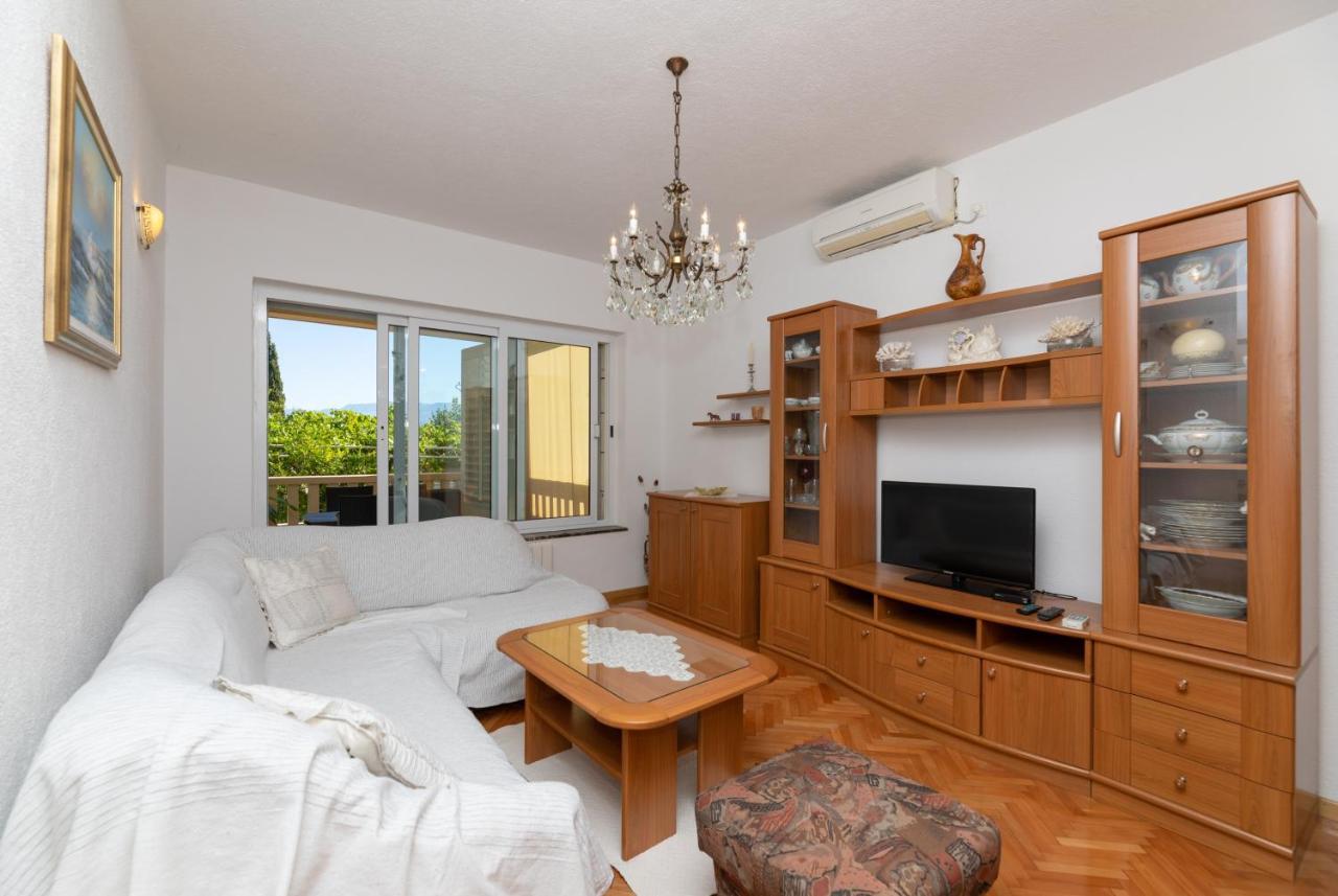 Apartments Ella Supetar Εξωτερικό φωτογραφία